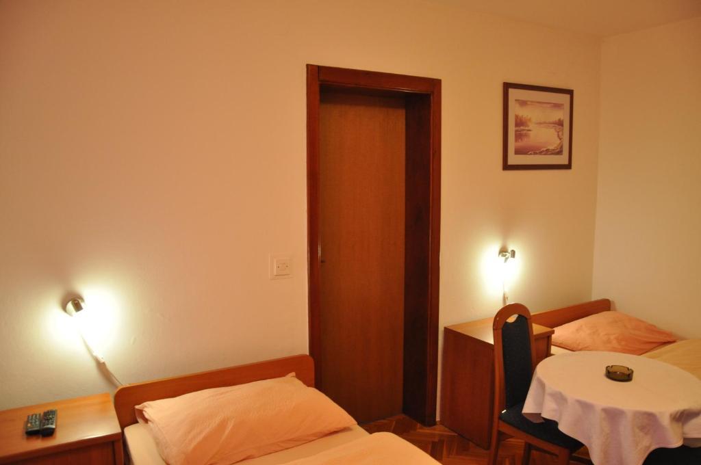Pansion Antonio Bed & Breakfast Slavonski Brod Luaran gambar